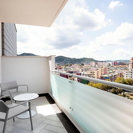 Hilton Garden Inn Тирана Екстериор снимка