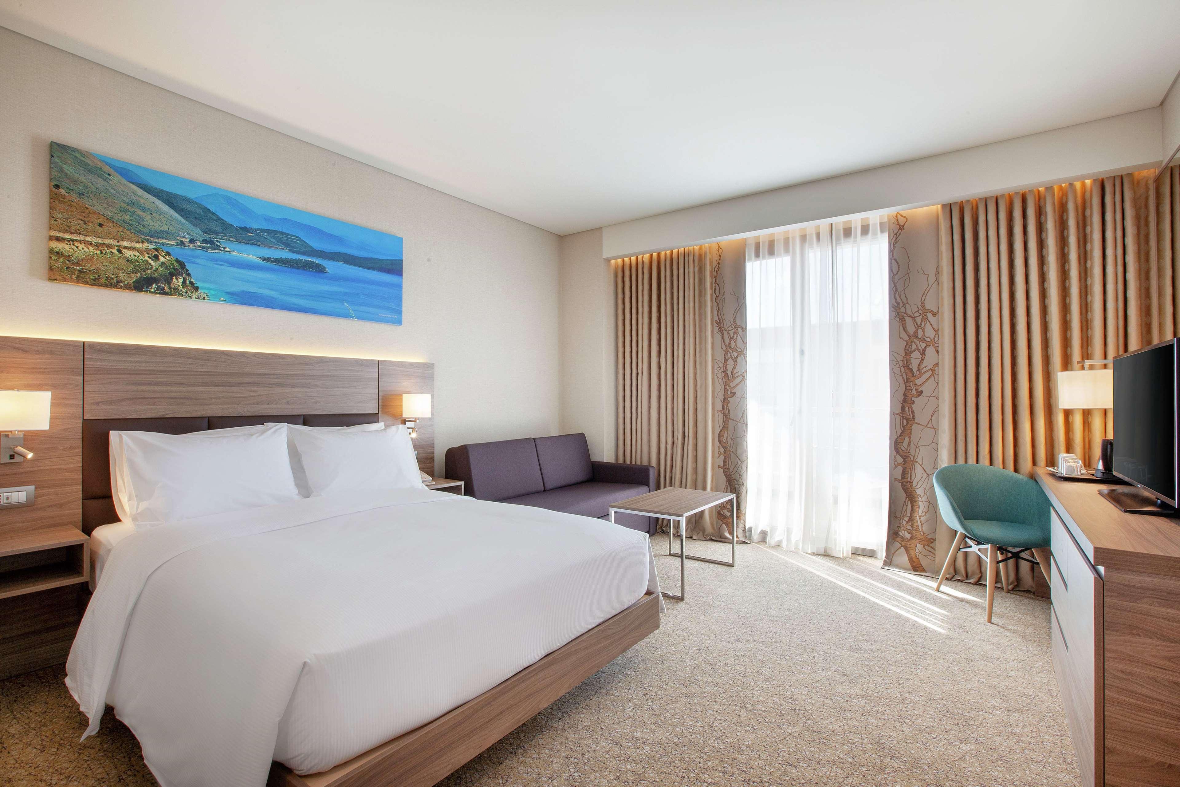 Hilton Garden Inn Тирана Екстериор снимка