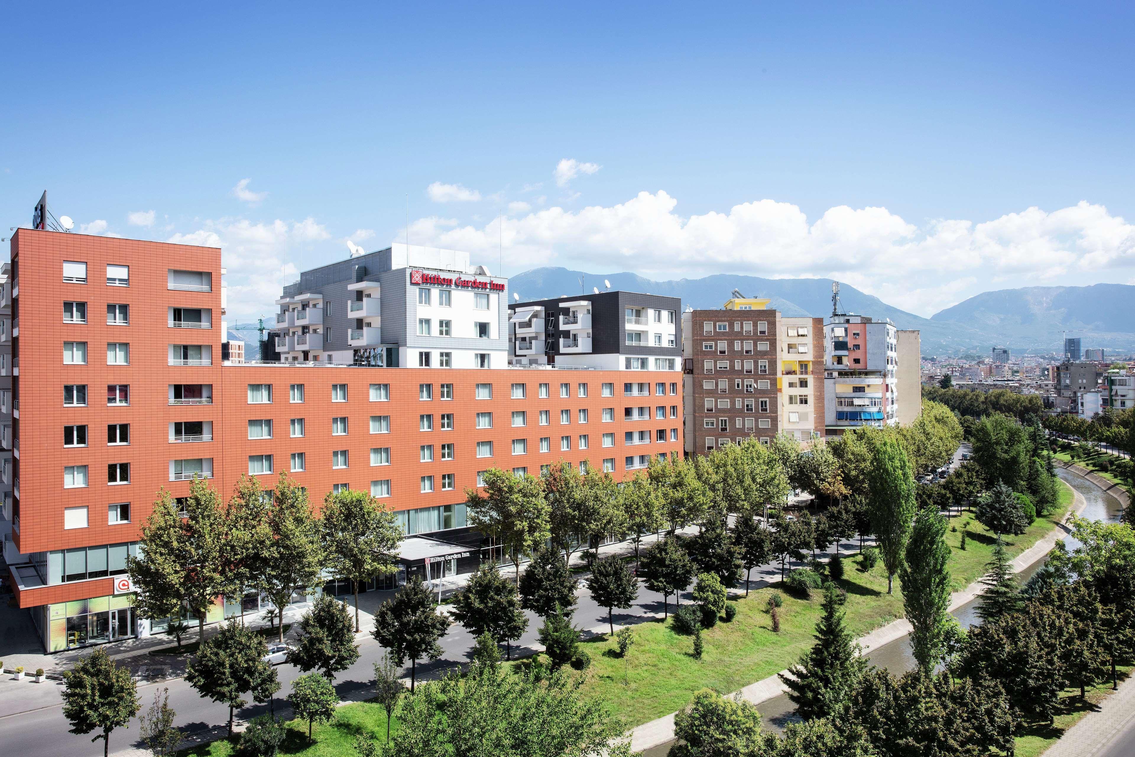 Hilton Garden Inn Тирана Екстериор снимка