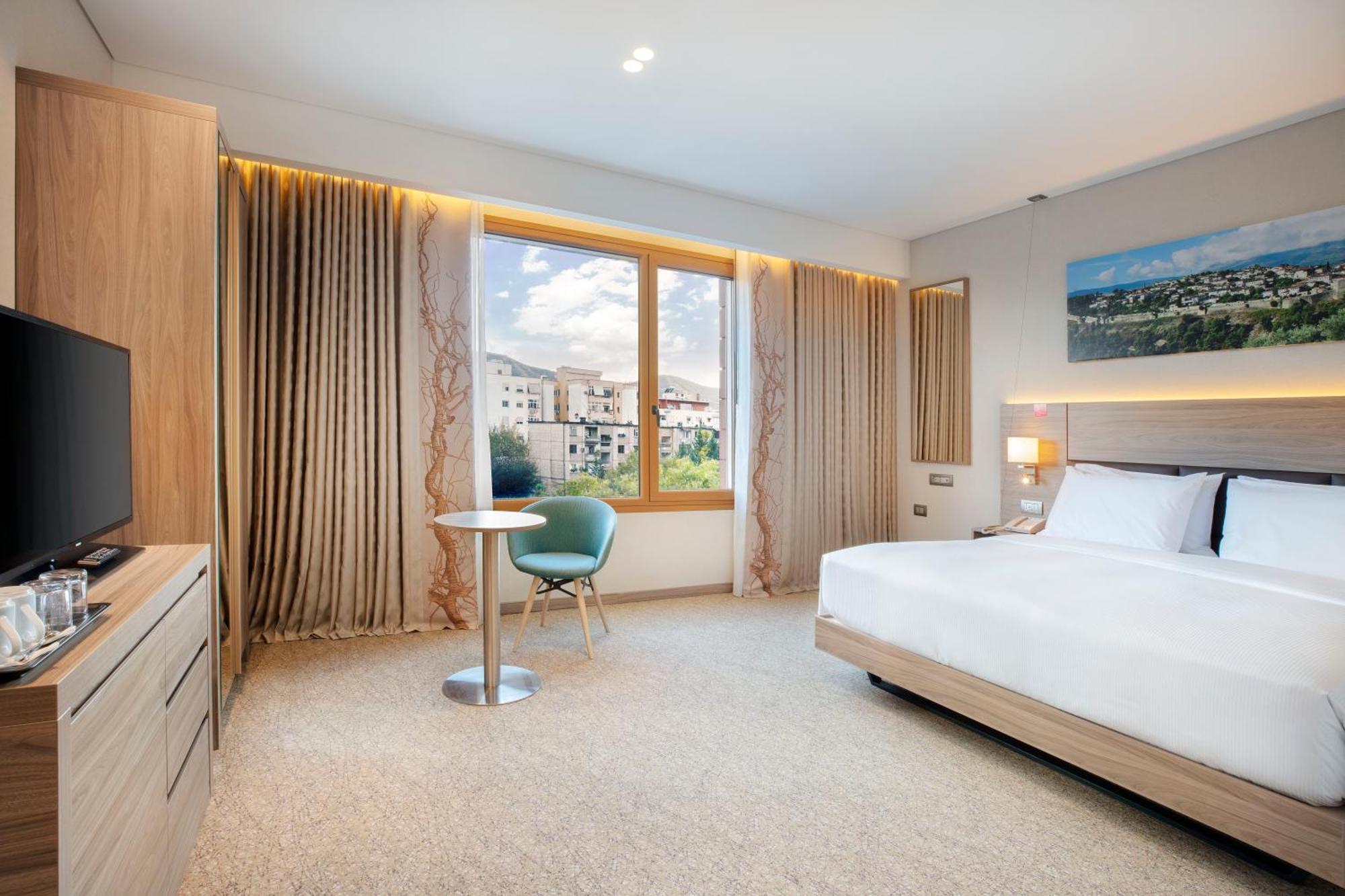 Hilton Garden Inn Тирана Екстериор снимка