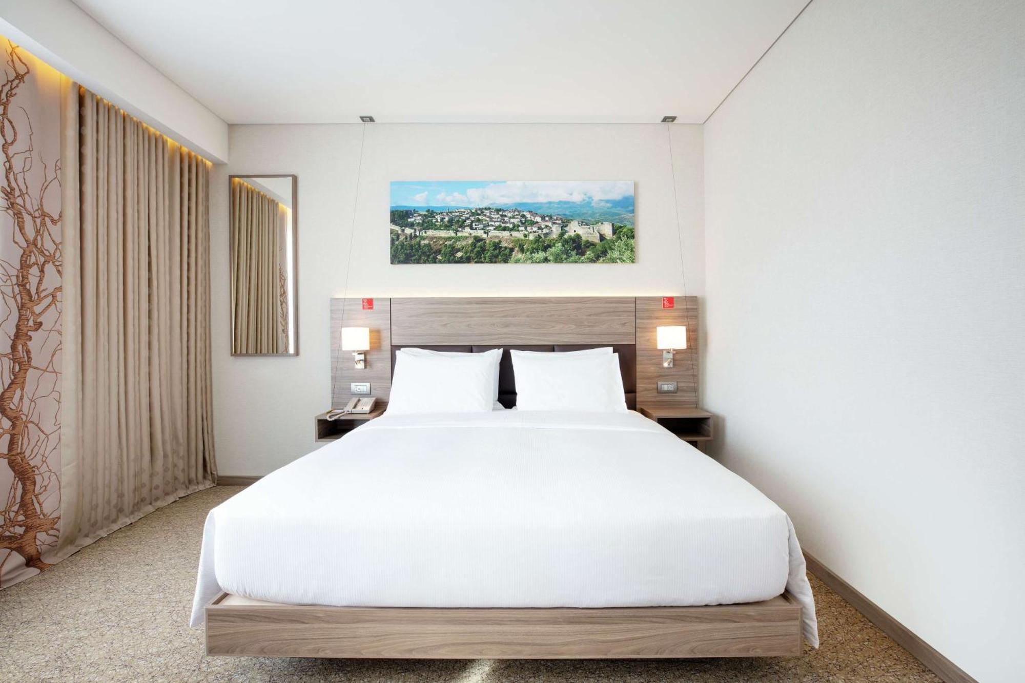 Hilton Garden Inn Тирана Екстериор снимка