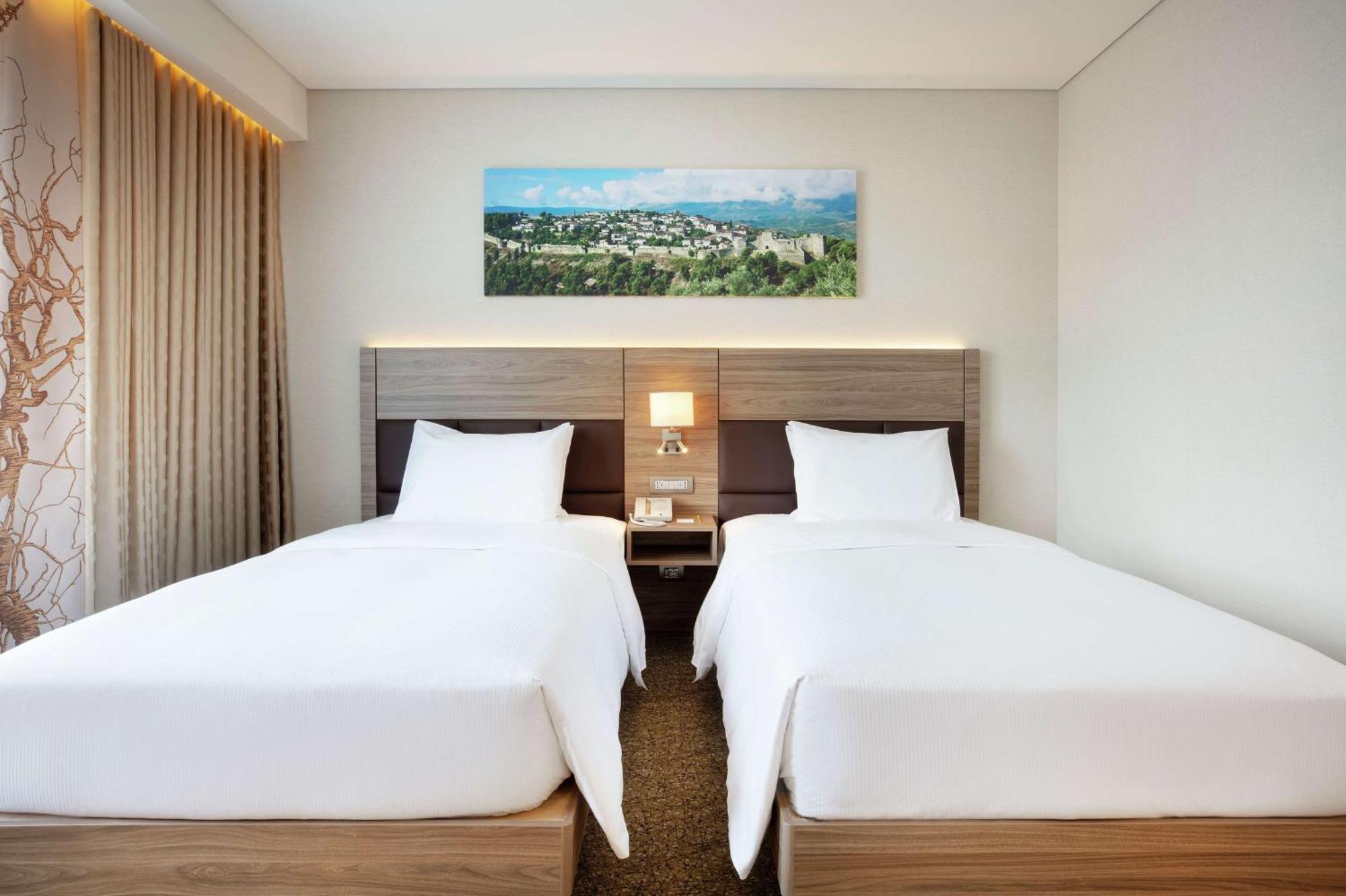 Hilton Garden Inn Тирана Екстериор снимка