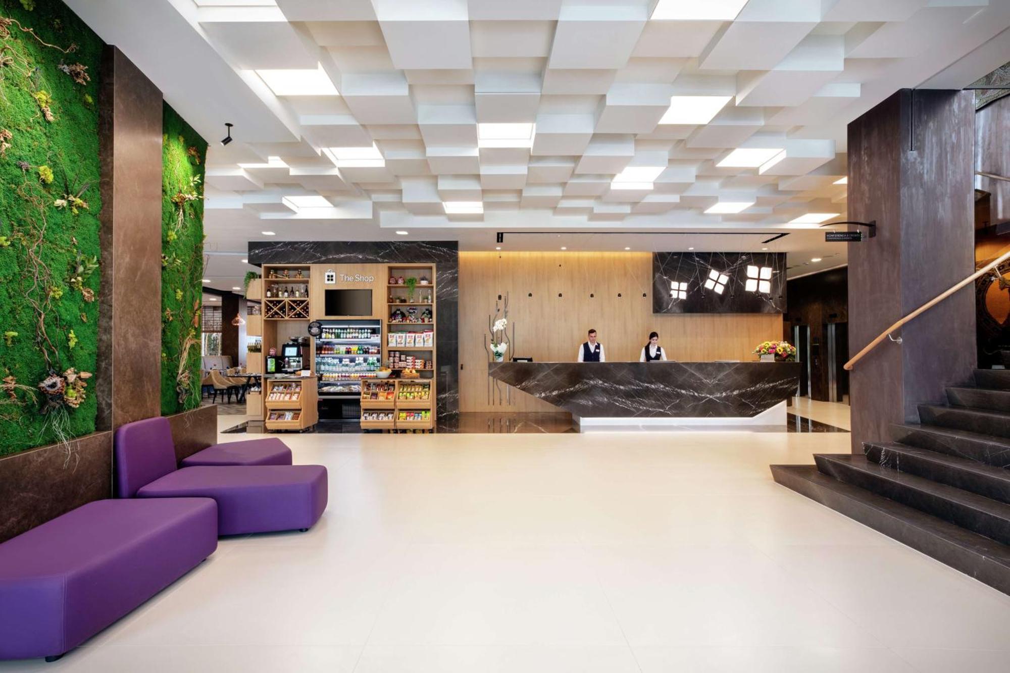Hilton Garden Inn Тирана Екстериор снимка