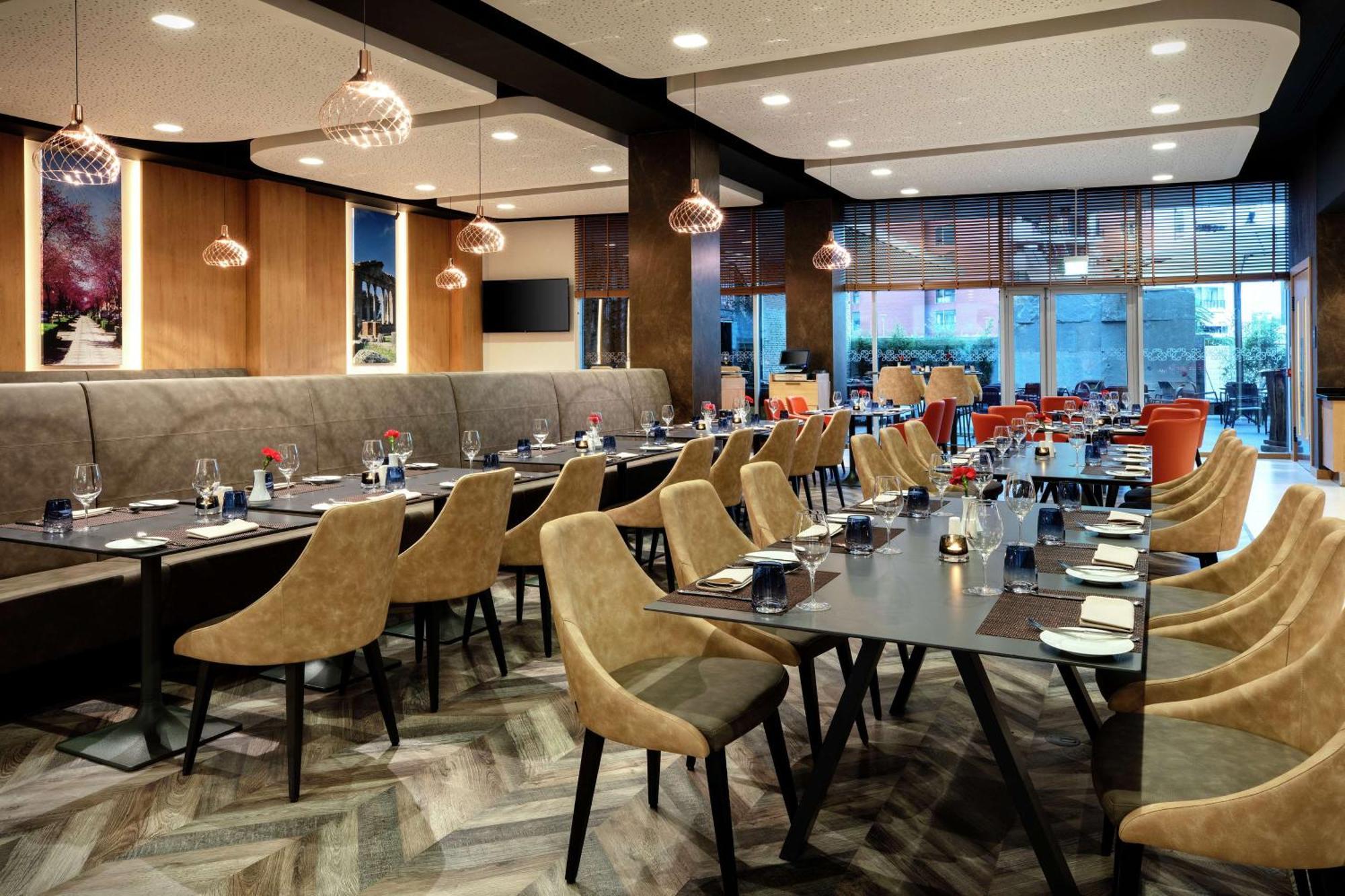 Hilton Garden Inn Тирана Екстериор снимка