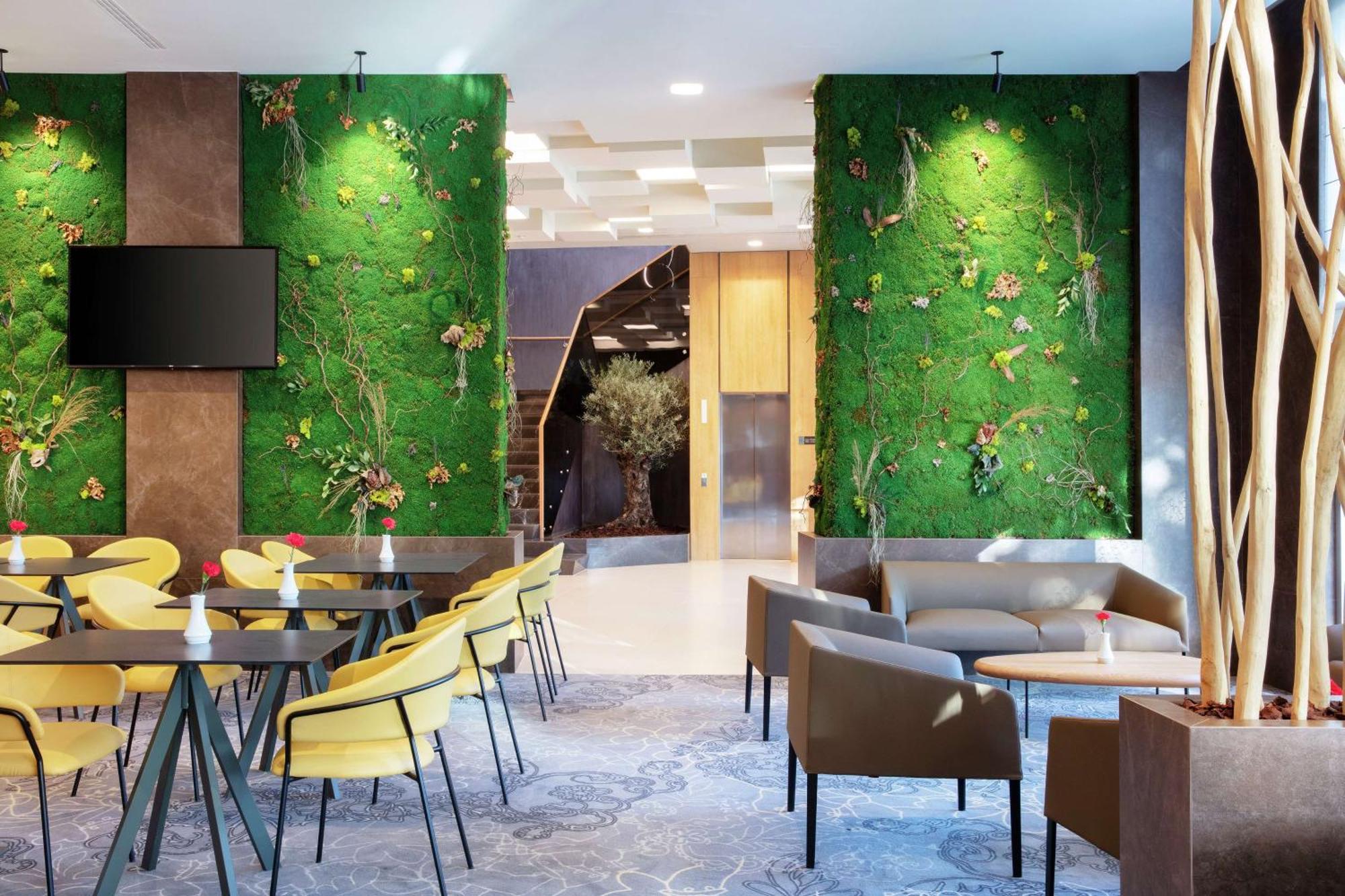 Hilton Garden Inn Тирана Екстериор снимка