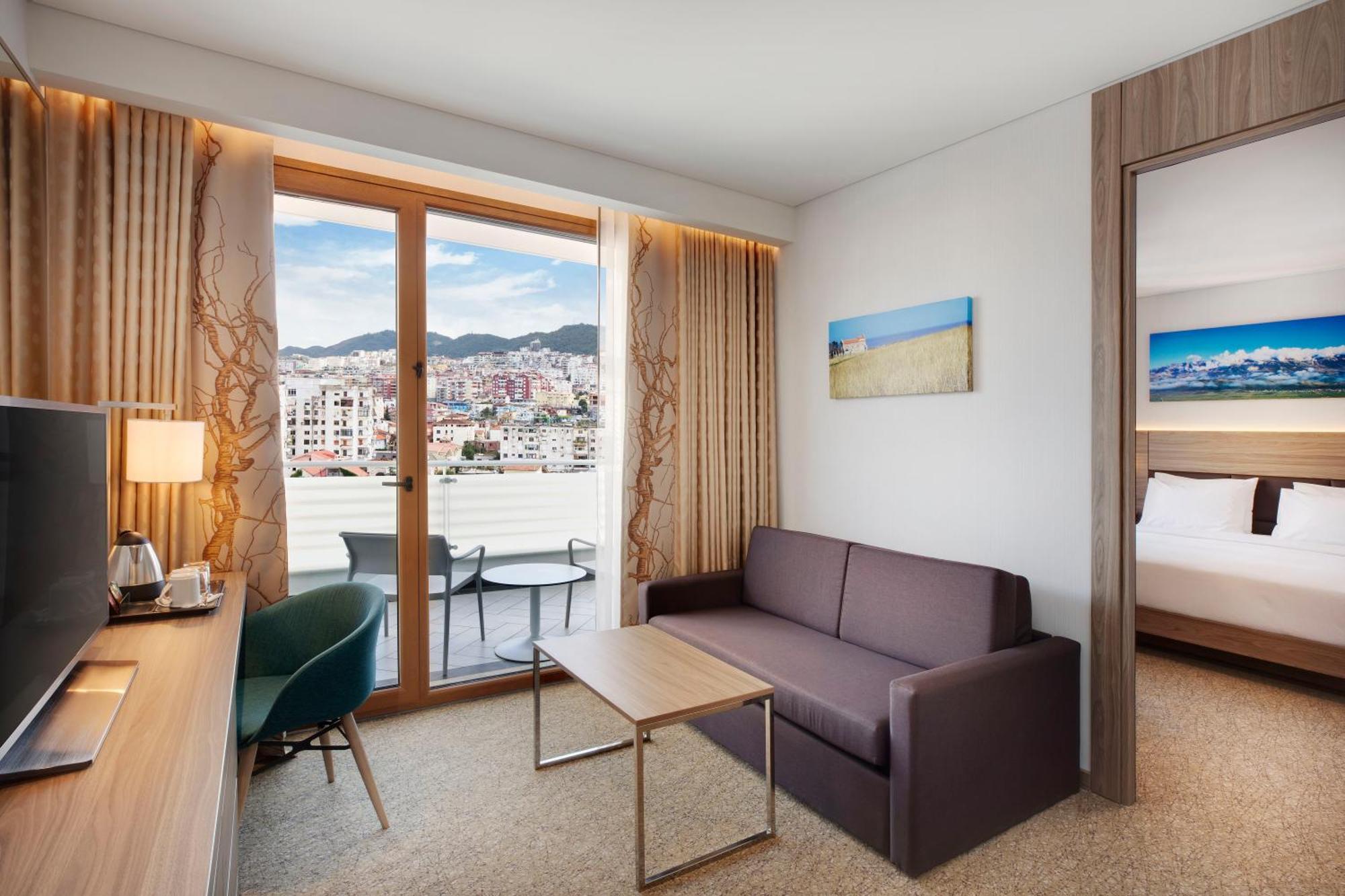 Hilton Garden Inn Тирана Екстериор снимка